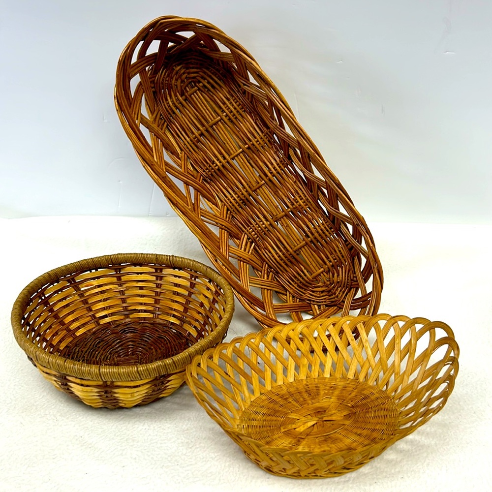 Vintage  handmade set of three woven fruit/bread baskets